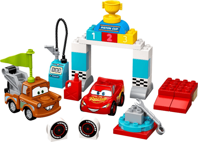 LEGO Lightning McQueen's Race Day (10924-1) set, 2020