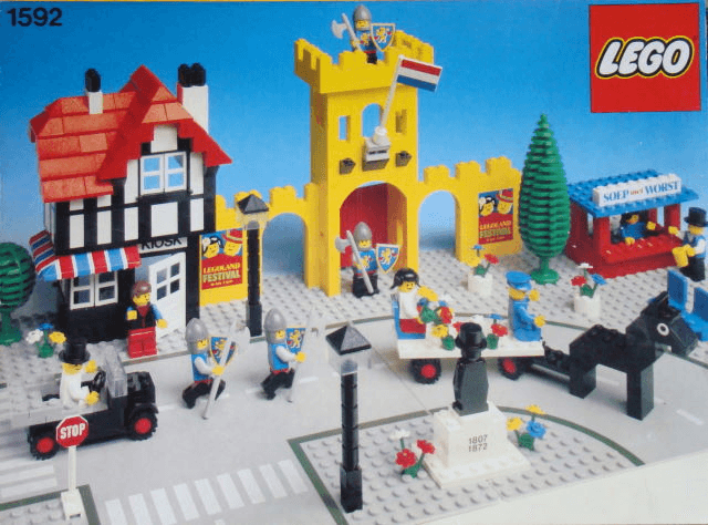 LEGO Town Square - Castle Scene {Dutch Version} (1592-2) set, 1983