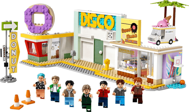 LEGO BTS Dynamite (21339-1) set, 2023