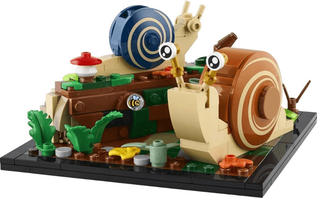 LEGO Friendly Snails (40788-1) set, 2025
