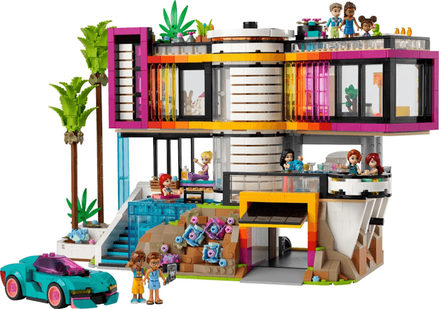 LEGO Andrea's Modern Mansion (42639-1) set, 2024