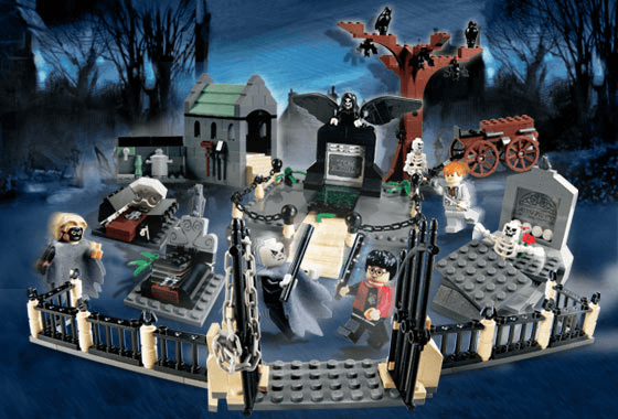 LEGO Graveyard Duel (4766-1) set, 2005