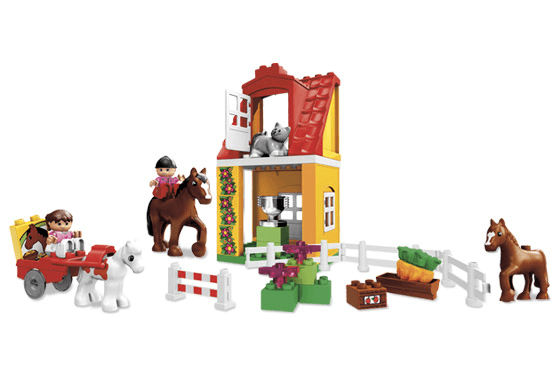 LEGO Horse Stables (4974-1) set, 2007