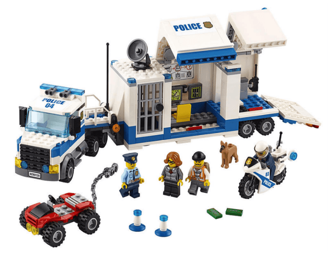 LEGO Mobile Command Center (60139-1) set, 2017