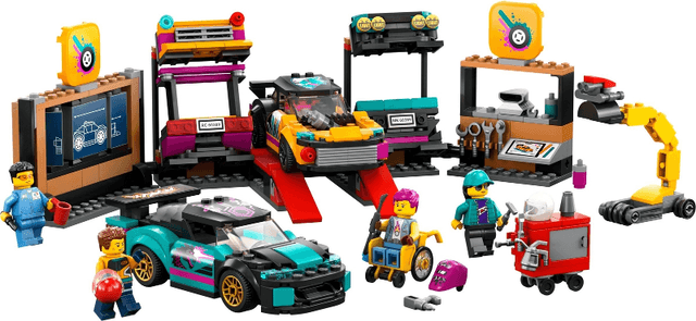 LEGO Custom Car Garage (60389-1) set, 2023