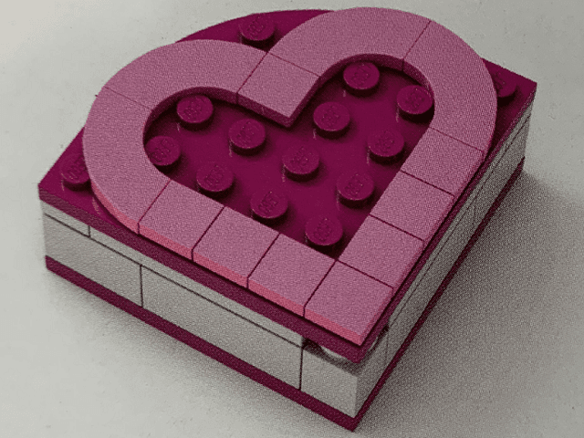 LEGO LEGO Brand Store Exclusive Build - Friends Heart Box (6465380-1) set, 2023