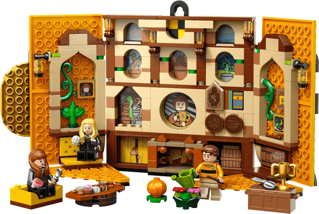 LEGO Hufflepuff House Banner (76412-1) set, 2023