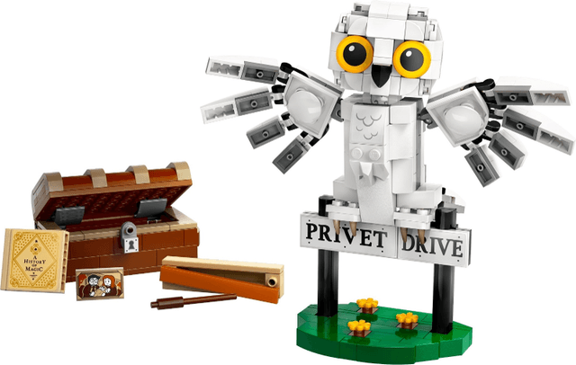 LEGO Hedwig at 4 Privet Drive (76425-1) set, 2024