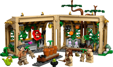 Hogwarts Castle: Herbology Class