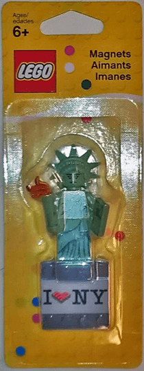 LEGO Lady Liberty Minifigure Magnet blister pack (850497-1) set, 2012