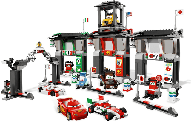 LEGO Tokyo International Circuit (8679-1) set, 2011