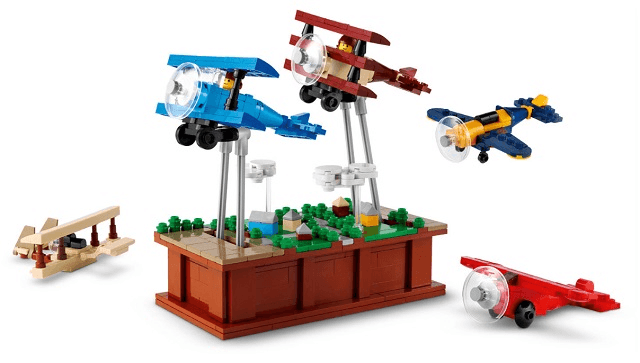LEGO Pursuit of Flight (910028-1) set, 2021