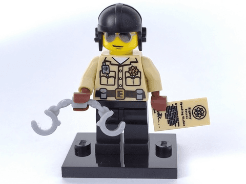 LEGO Traffic Cop, Series 2 (Complete Set with Stand and Accessories) (col02-6) set, 2010