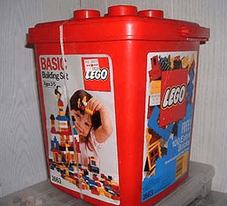 Basic Building Set in Bucket